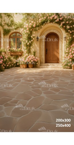 Tło fotograficzne z jasną kamienną podłogą i domem porośniętym różami | 3766